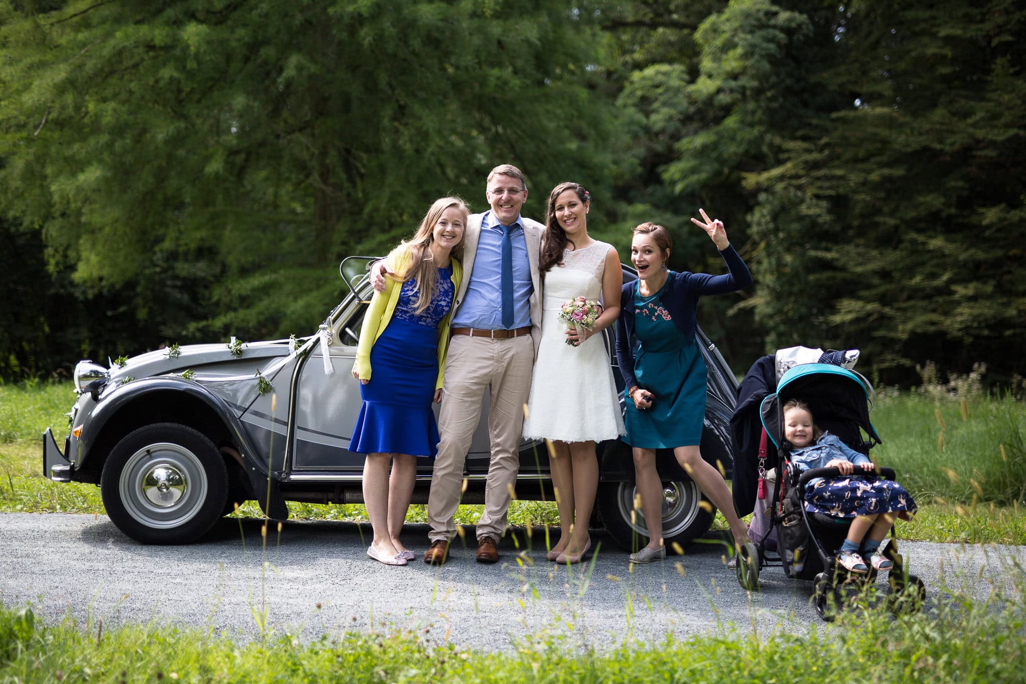 _landscape/Darmstadt-Forest-Classic-Style-Summer-Wedding-05.jpg
