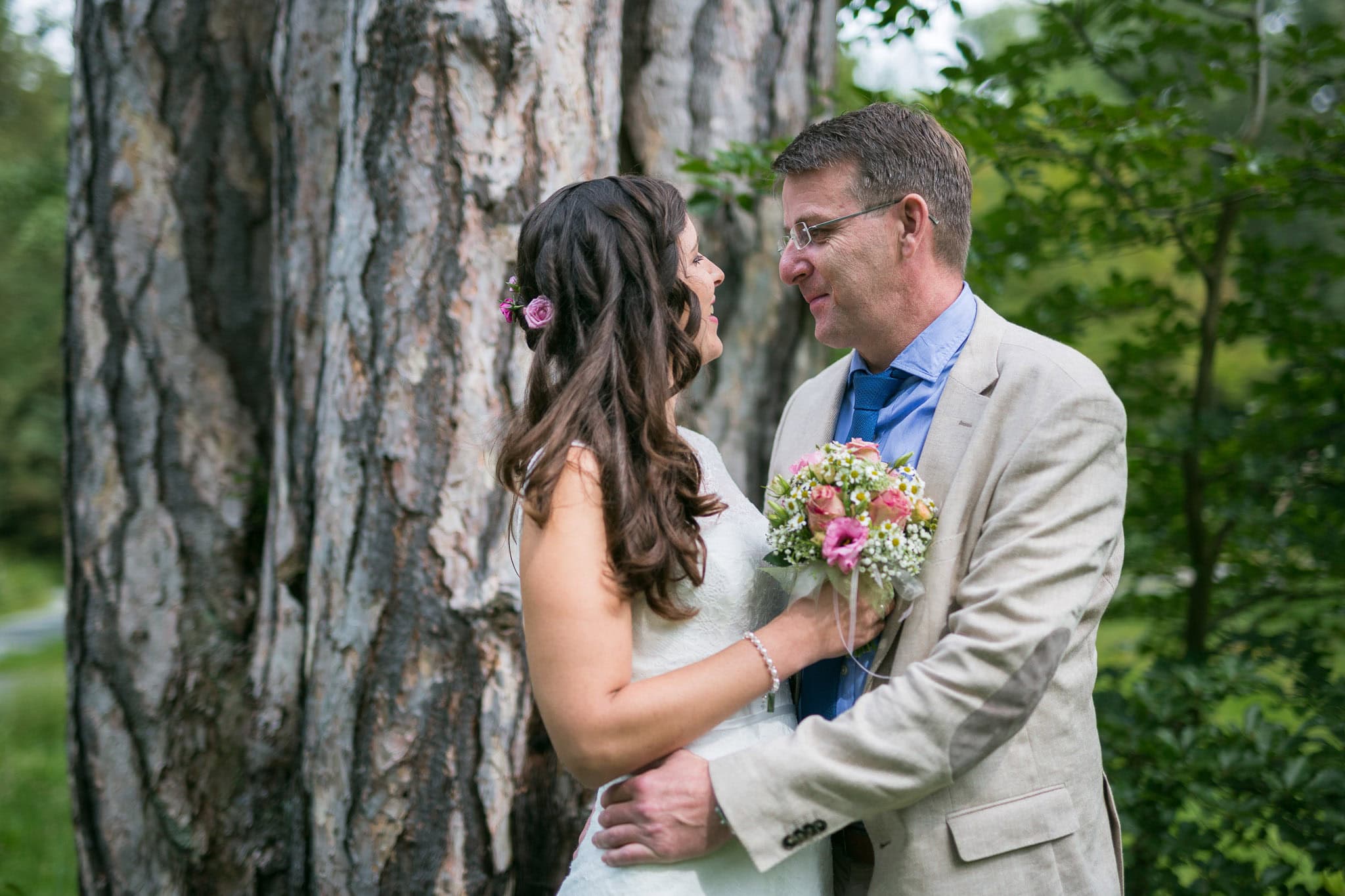 _landscape/Darmstadt-Forest-Classic-Style-Summer-Wedding-06.jpg