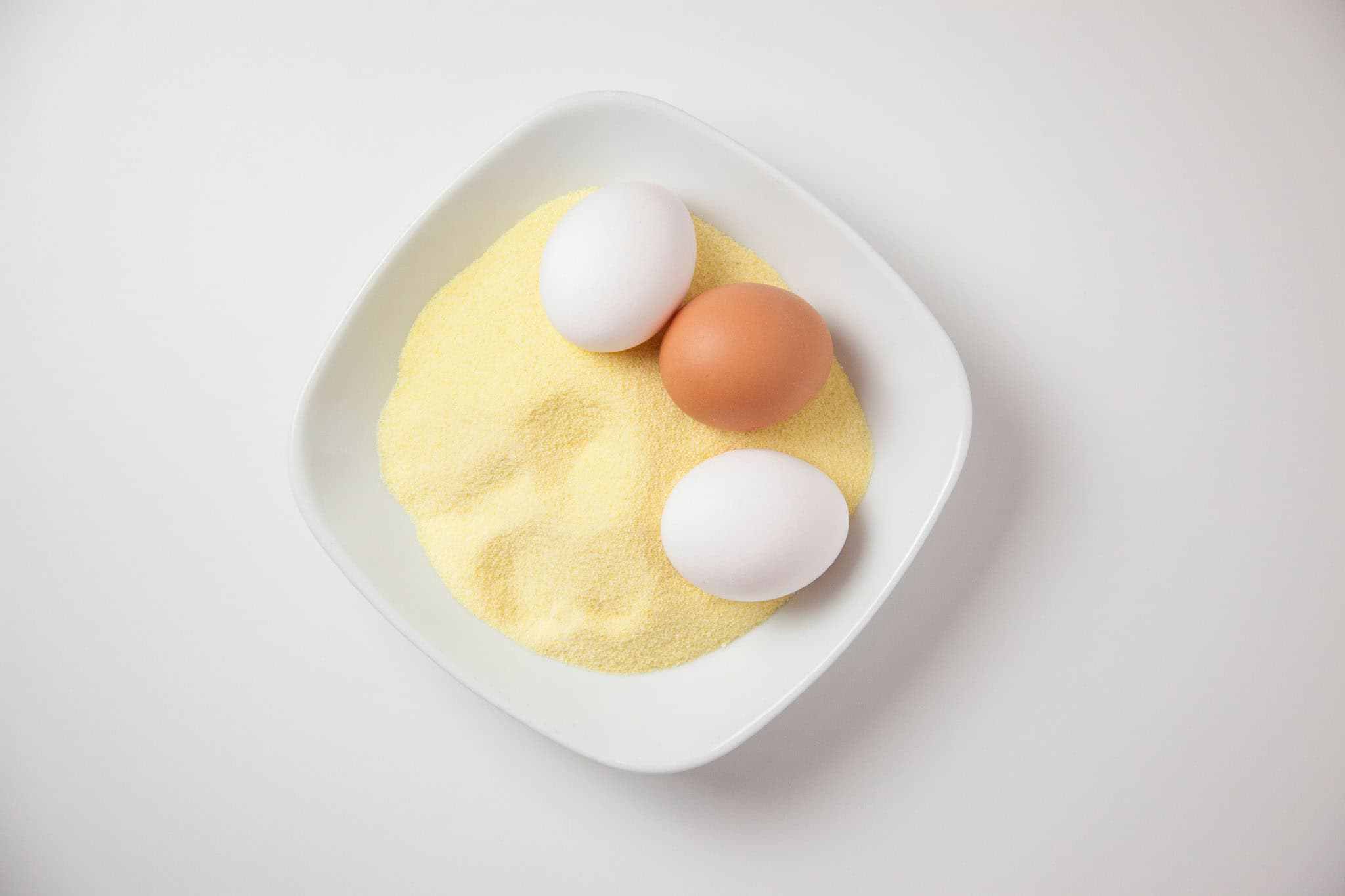 _landscape/Eggs-dish-isolated-10.jpg