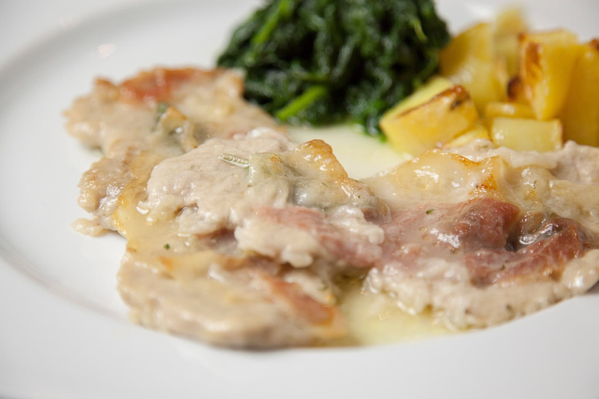 _landscape/Veal-saltimbocca-dish-08.jpg