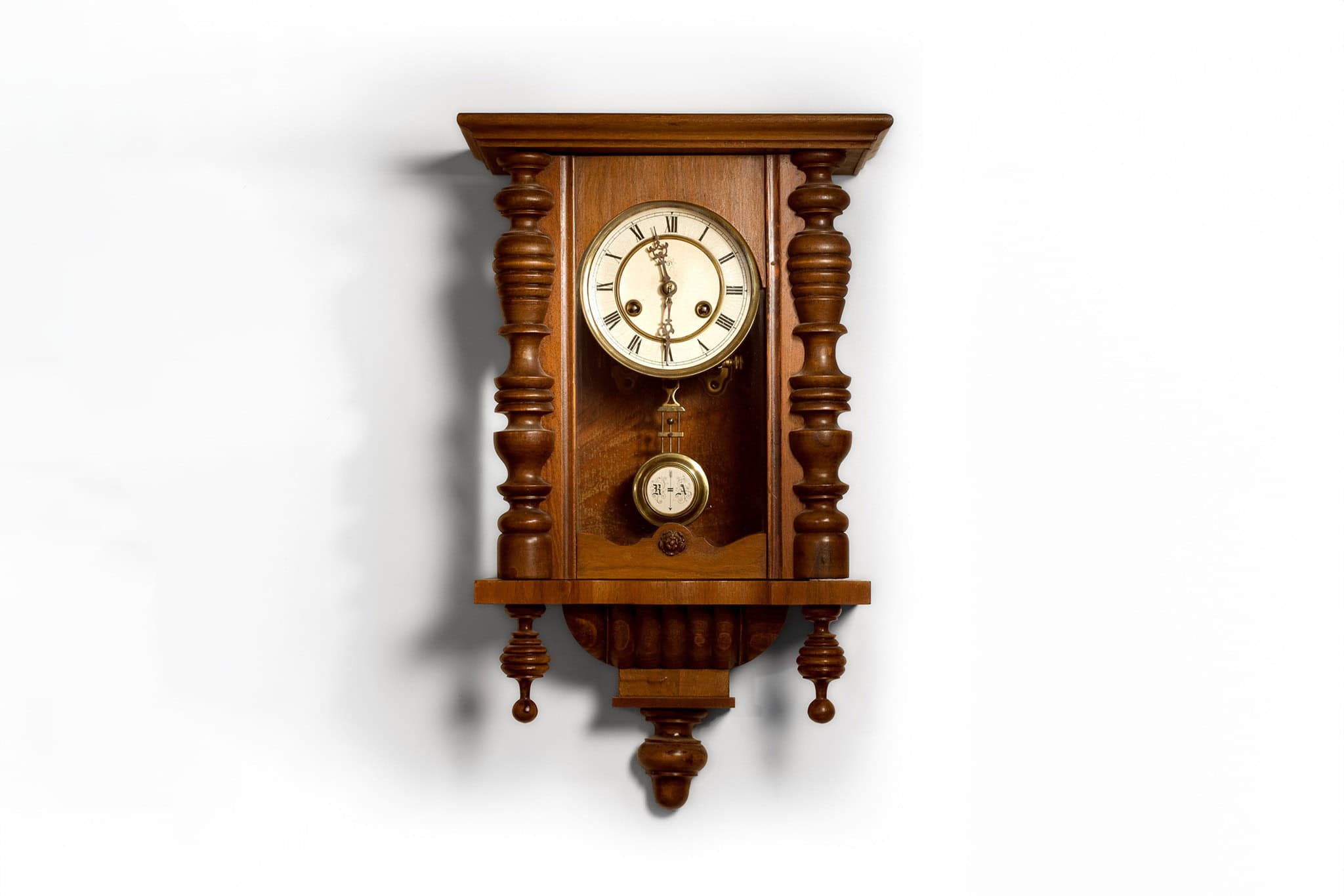 _landscape/antique-wooden-clock-52jpg.jpg