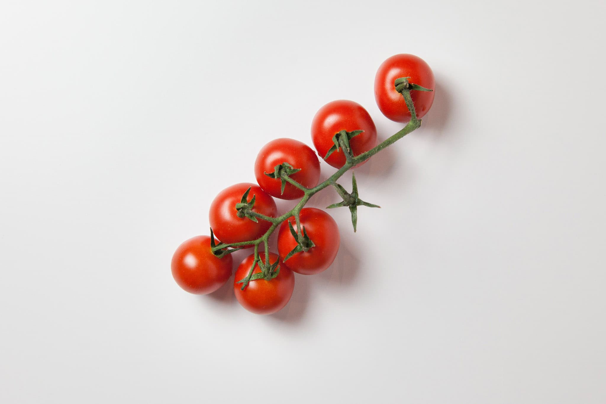 _landscape/cherry-tomatoes-isolated-40.jpg