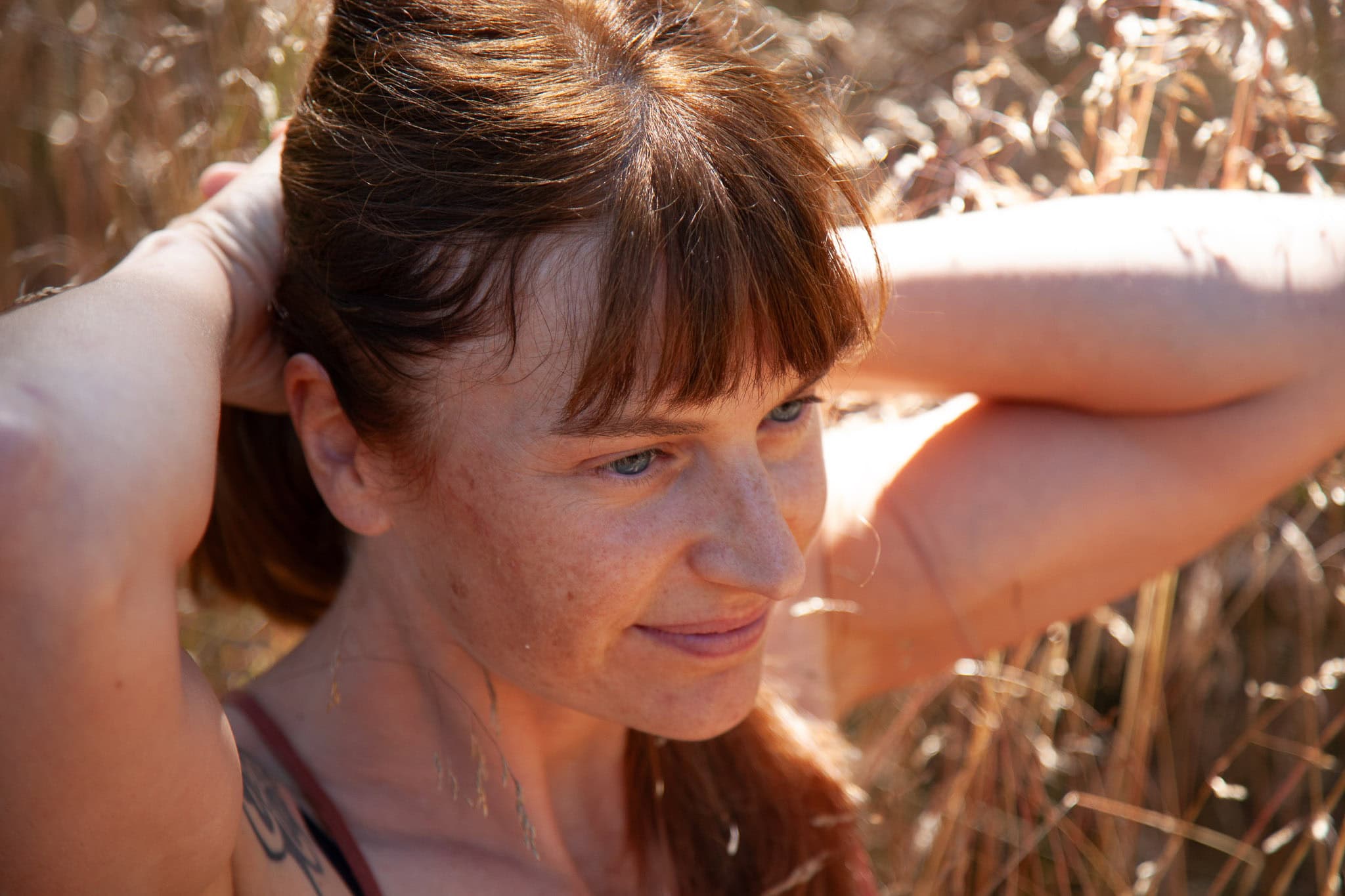 _landscape/creative-portrait-redhead-woman-field-22.jpg