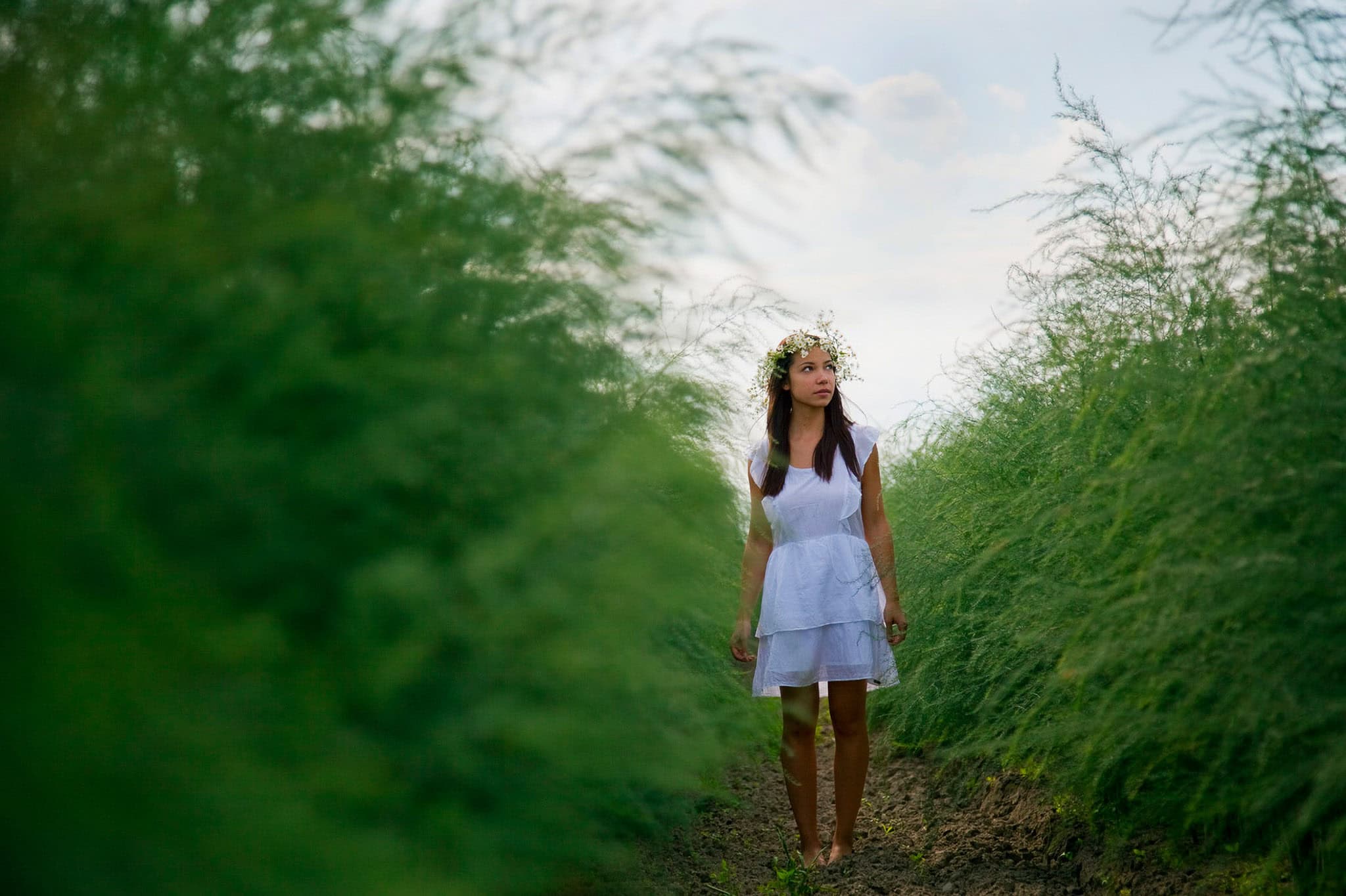 _landscape/heidelberg-creative-portrait-girl-aspargus-field-06.jpg