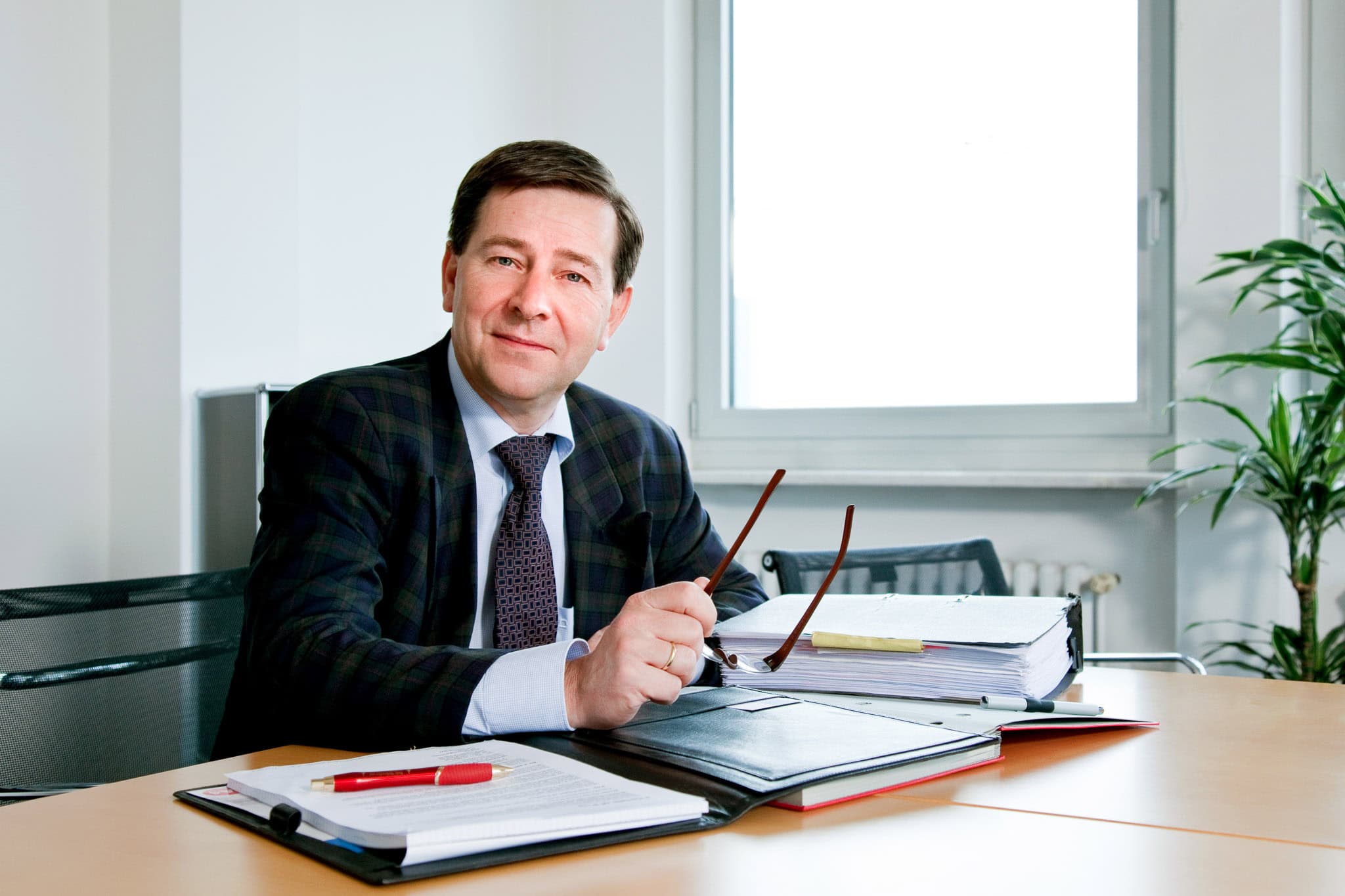 _landscape/mannheim-business-portrait-man-office-06.jpg