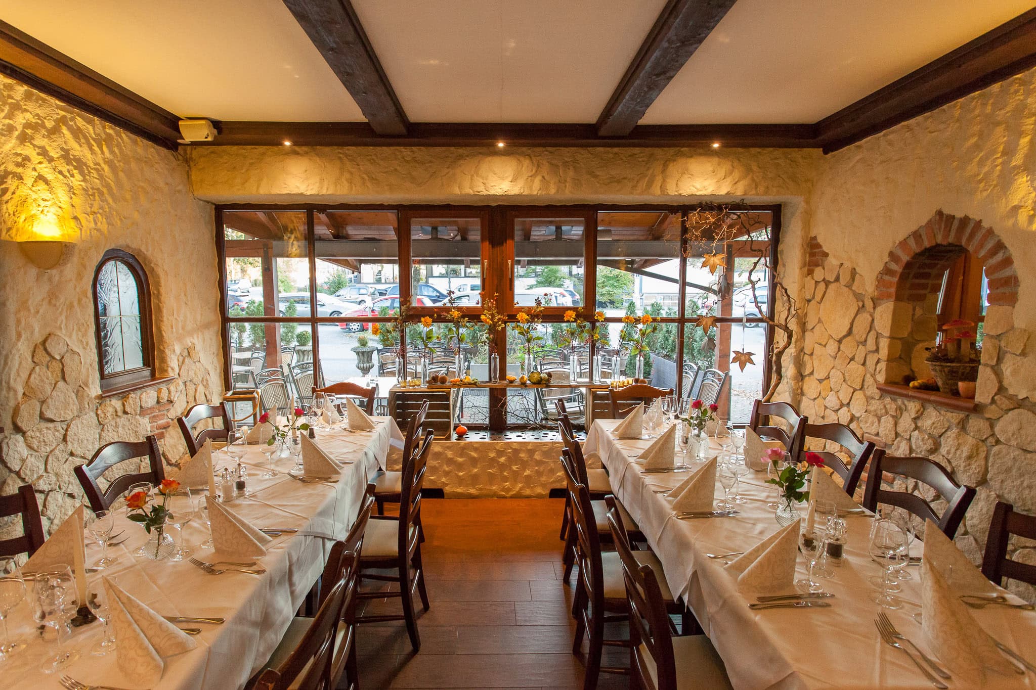 _landscape/traunstein-business-setting-italian-restaurant-01.jpg