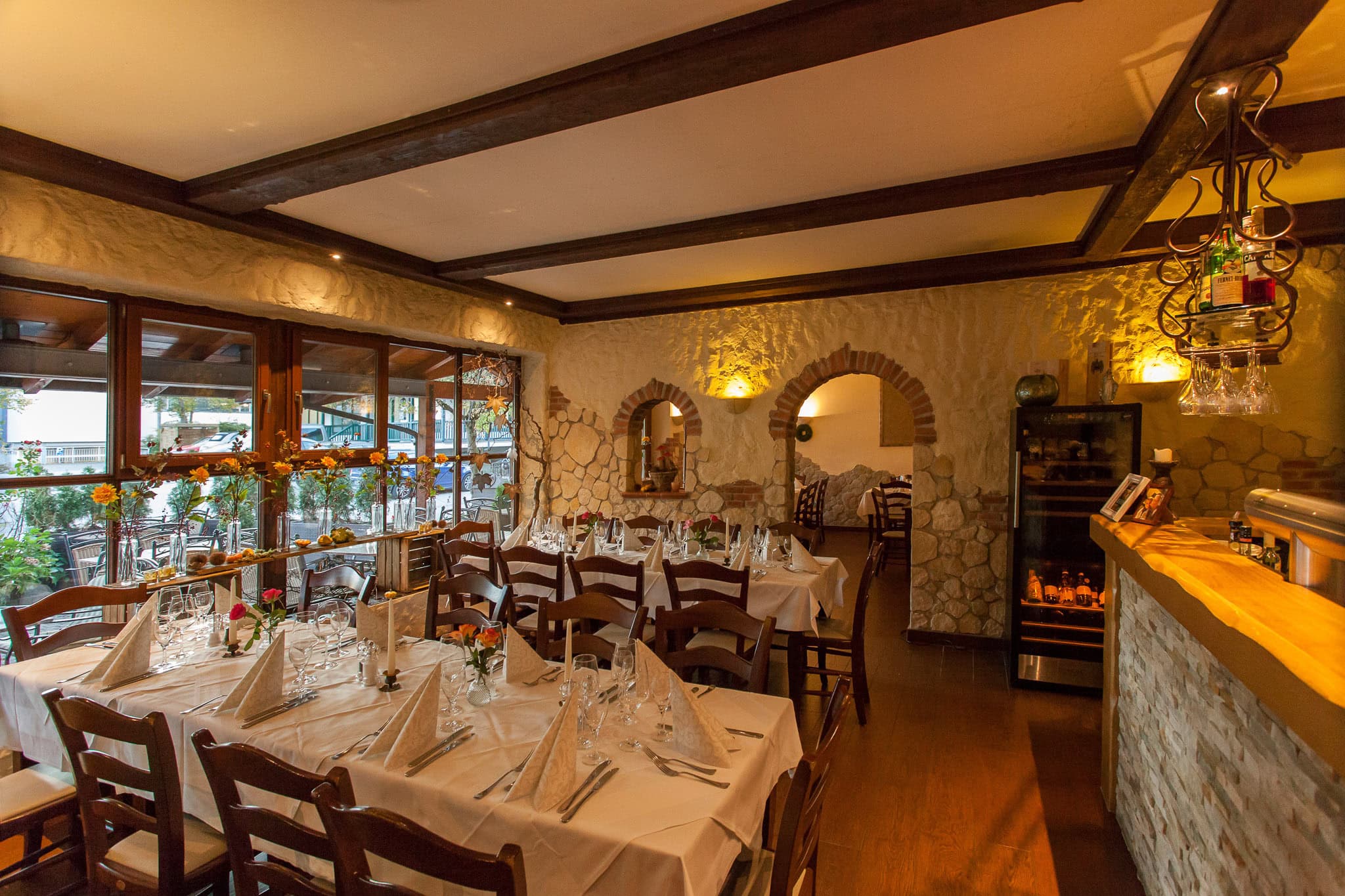 _landscape/traunstein-business-setting-italian-restaurant-05.jpg