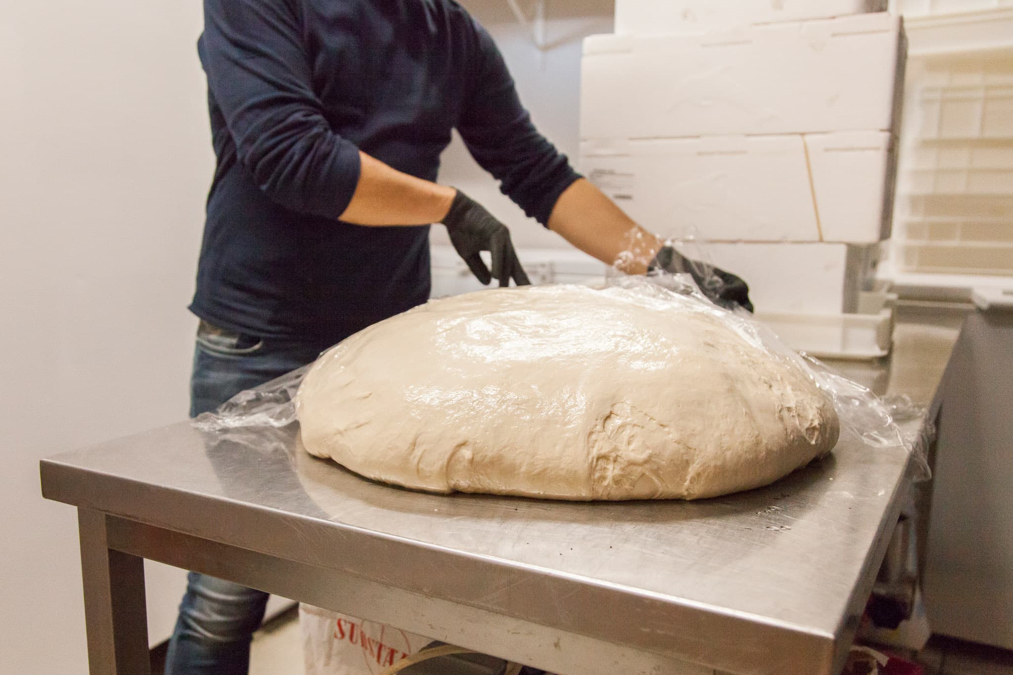 _landscape/traunstein-business-setting-restaurant-pizza-dough-02.jpg