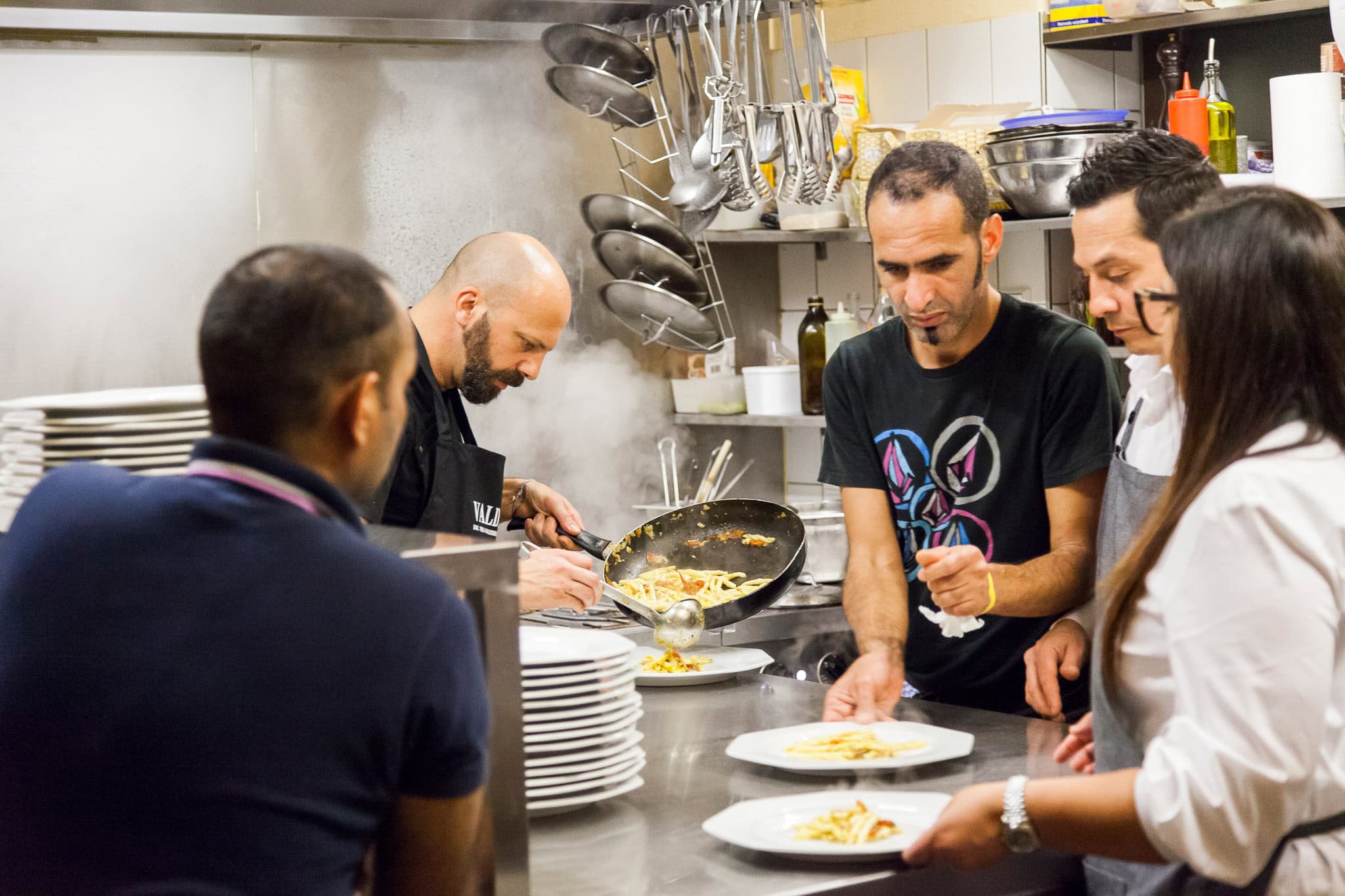_landscape/traunstein-italian-restaurant-kitchen-team-13.jpg